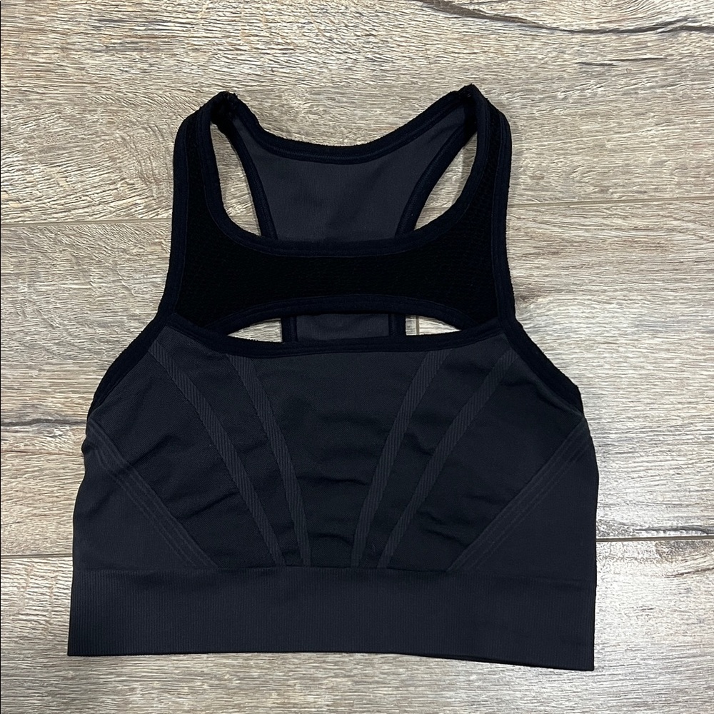 ZELLA Keyhole Sports Bra